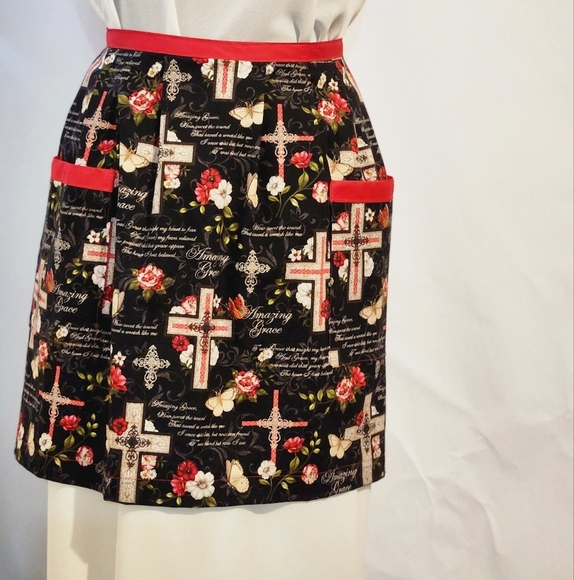 Hand Crafted Half Apron 2 Pockets Black Red Religious Theme Cross Cotton - Picture 1 of 9